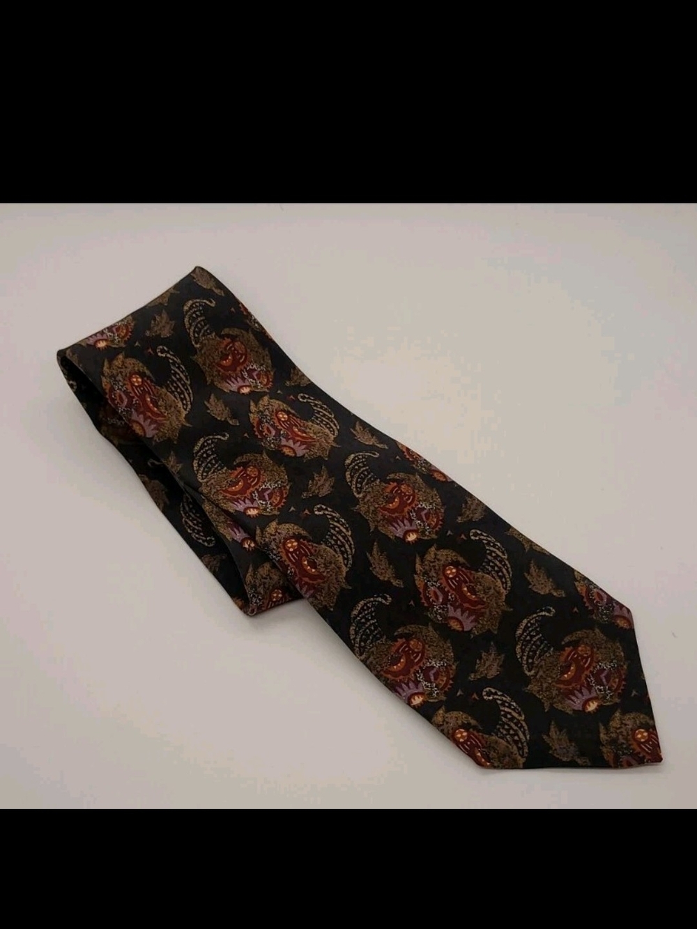 UNGARO PARIS 100% SILK MADE IN ITALY GEOMETRIC RUST/BLACK/GOLD TIE